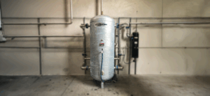 Cuve de stockage air comprimé industriel en usine