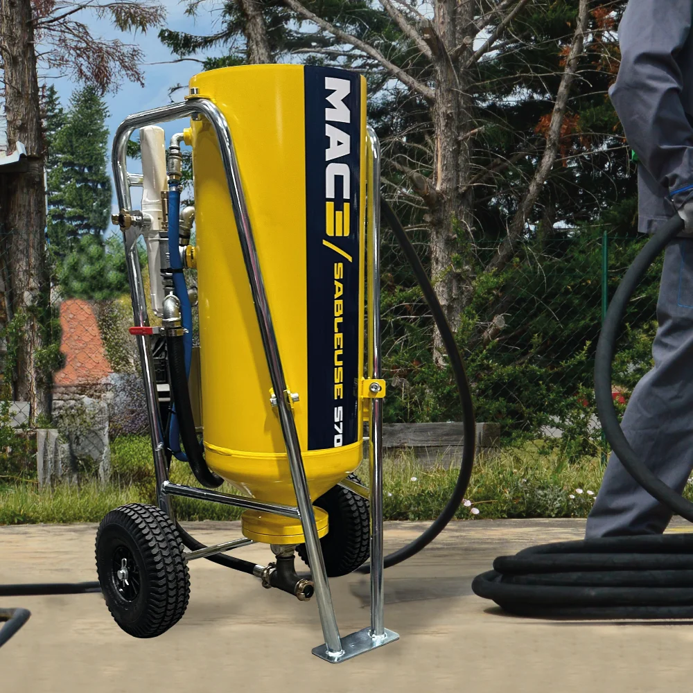 Outils projection abrasive sableuse chantier BTP air comprimé compresseur