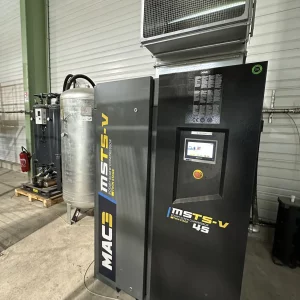 Installation d'un compresseur à vis bi-étagé à vitesse variable de 45 kW par Pôle Air Industrie